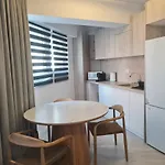 Two Bedroom Parking Timpuri Noi Апартаменты