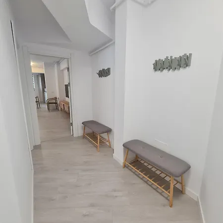 Two Bedroom Parking Timpuri Noi דירה *
