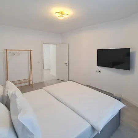 Διαμέρισμα Two Bedroom Parking Timpuri Noi