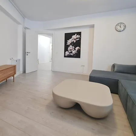 Two Bedroom Parking Timpuri Noi דירה בוקרשט