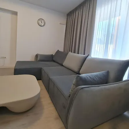 Two Bedroom Parking Timpuri Noi Apartamento