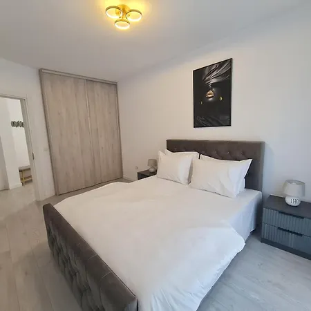 Two Bedroom Parking Timpuri Noi Appartement *