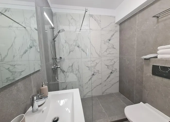 Two Bedroom Parking Timpuri Noi בוקרשט