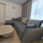 Two Bedroom Parking Timpuri Noi Apartamento