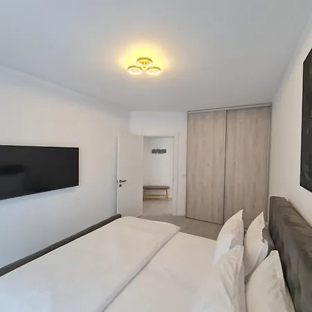Two Bedroom Parking Timpuri Noi Daire