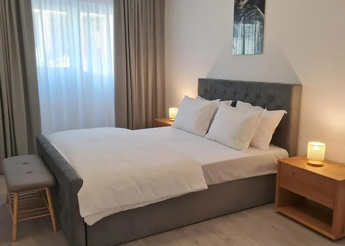 Two Bedroom Parking Timpuri Noi Bükreş