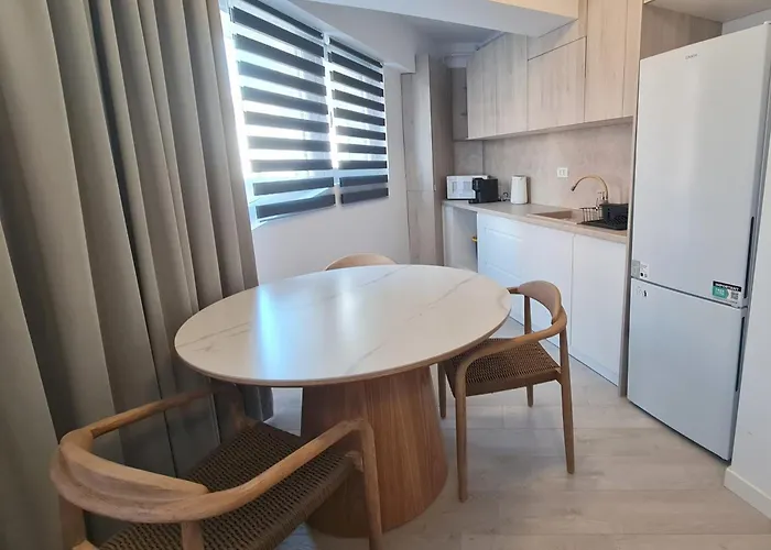 Daire Two Bedroom Parking Timpuri Noi Bükreş