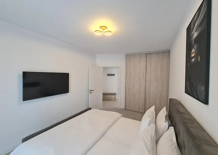 Two Bedroom Parking Timpuri Noi Daire