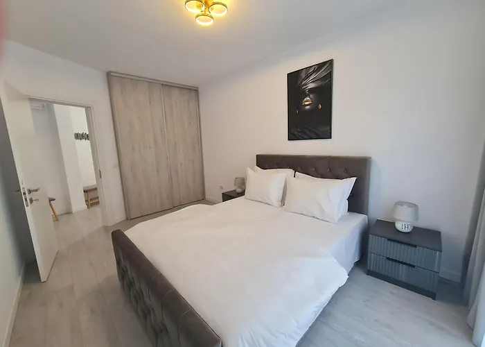 Two Bedroom Parking Timpuri Noi Apartment *